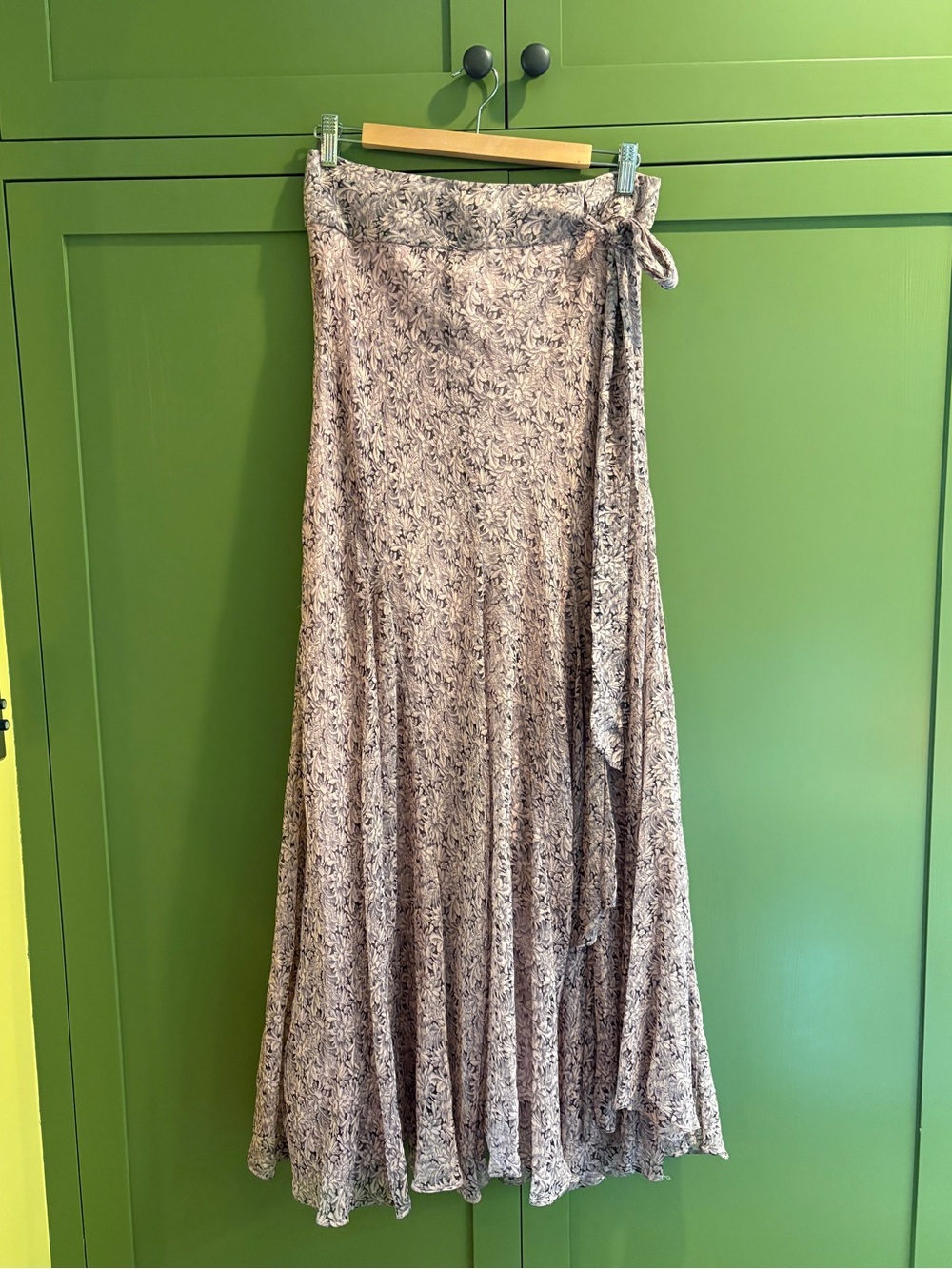 Elizabeth and James chiffon strapless dress size small